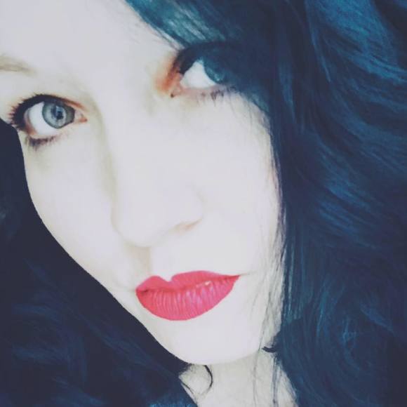 Meet your Posher, Kim - Picture 1 of 1